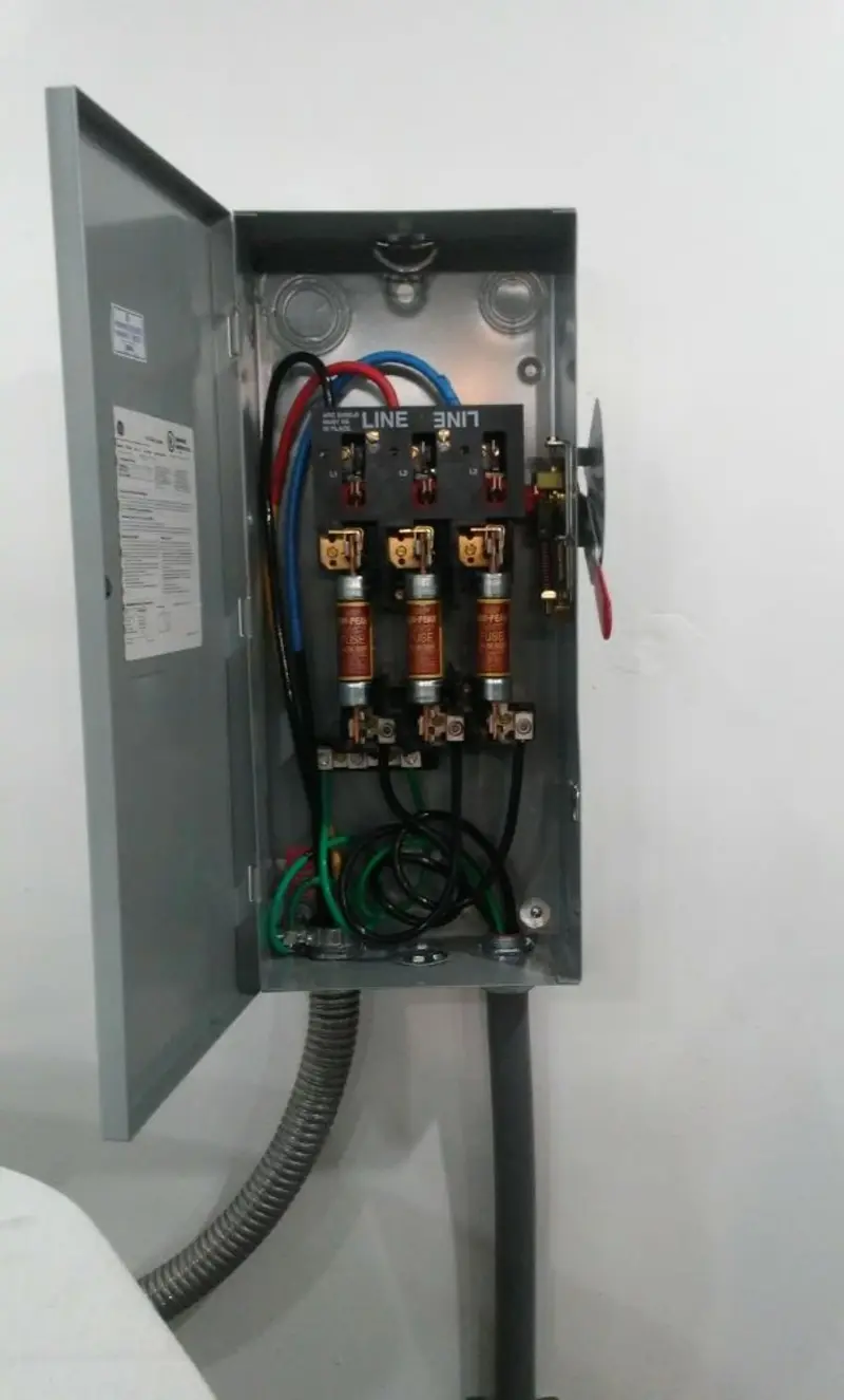 Three-phase disconnect switch installed for Smoke Detector Installation in Irwin